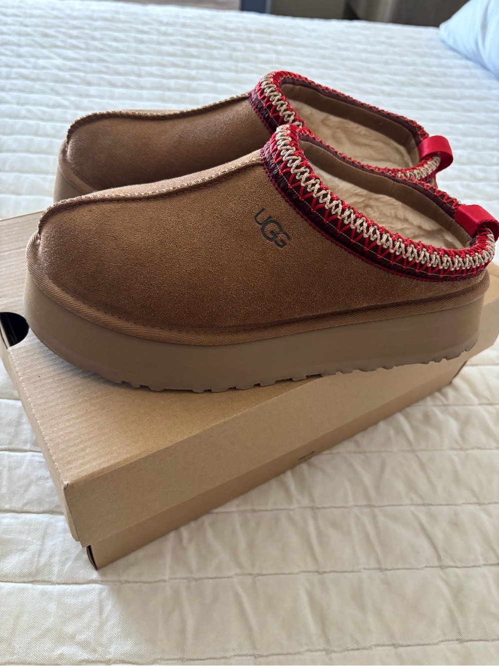 UGG Tasman